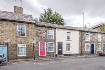 ツーリストアパートメント Holly Cottage In Bury St Edmunds