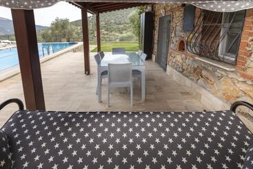 Жильё для туристов Splendid Villa Surrounded By Nature Near Milas Bodrum Airport