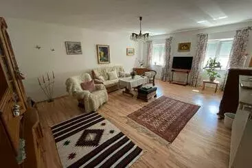 Apartaments turístics Schöne Ferienwohnung In Bahnhofsnähe