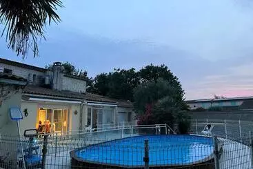 Aamiaismajoitus (B&B) Villa De L’eguille