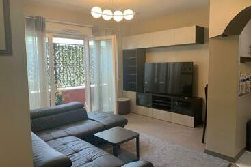 شقق خاصة سياحية Luxurious Flat In Bondy