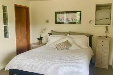 Pensió Otago Peninsula Paradise