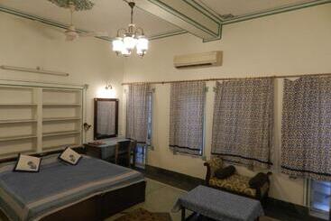 ホテル Tara Niwas