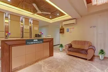 Townhouse Hotel Spotlight
