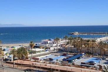 관광객 아파트 Estudio 1ª Linea Playa Y Vistas Al Mar En Pyr Fuengirola 7 Floor