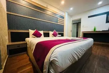 Hôtel Tcs Suites