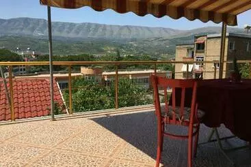 پانسیون Sara Guesthouse