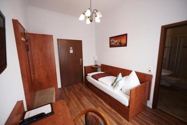 Отель Wurster Kroog