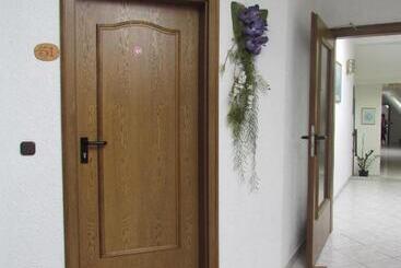 בית מלון כפרי Zum Erker