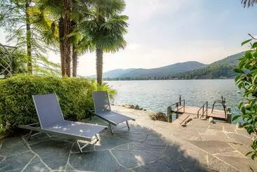 Turistihuoneistot Bellariva Lakefront By Quokka 360   Flat With Private Pier