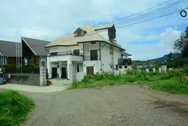 Moon Plains Resort