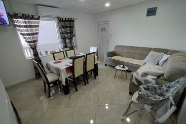 پانسیون Apartman Magdalena