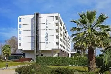 Cronwell Platamon Resort