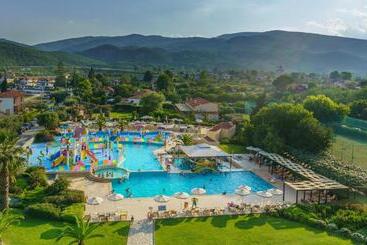 Cronwell Platamon Resort