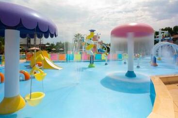 Cronwell Platamon Resort