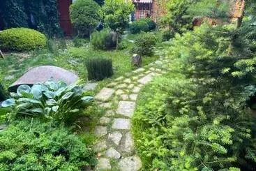 پانسیون The Zodiac Garden