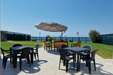 住宿加早餐  Villa Epi