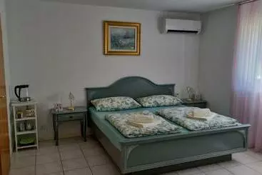 ペンション A U R O R A