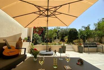 Bed and Breakfast Maltese Garden Villa