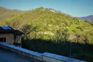 Turistihuoneistot Lovely 1 Bed Studio In Borgo Val Di Taro