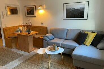 관광객 아파트 Fewo Ostrau, Neues Bad, Neue Küche, Zentral, Ruhig, Sandstein Ferien, Terrasse