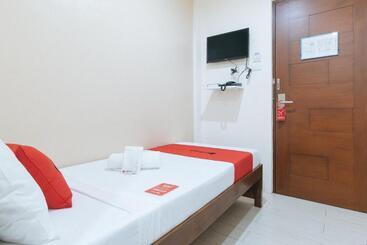 Hotel Reddoorz Plus At Eco Green Boutique