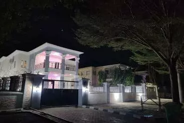 پانسیون Tunehomes