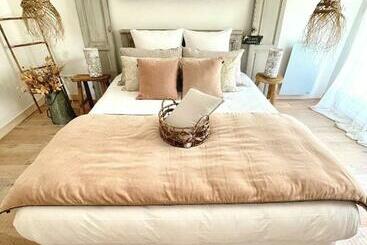 مبيت وإفطار La Petite Parenthèse