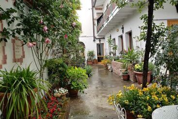 ホテル Albergo Giulia Gonzaga