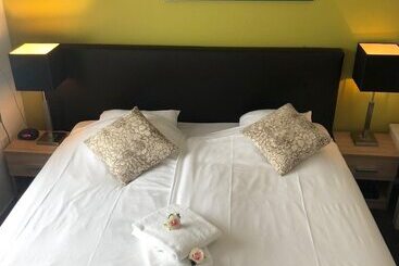 Отель De Keizerskroon Hoorn