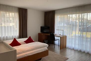 هتل Rössli Hurden