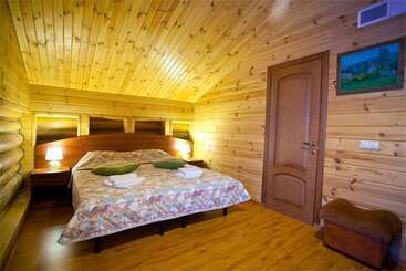 هتل Svetliy Terem