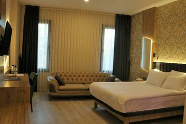 Isnova Hotel Airport