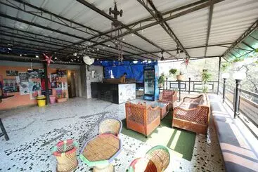 Maple Social Hubz Hostel