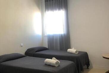 پانسیون Hostal Santa Calma