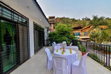 Turistlägenheter Sonu Villa 4bhk Lonavala
