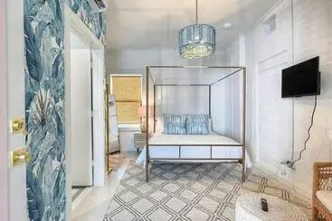 The Oleander Hotel Room 5