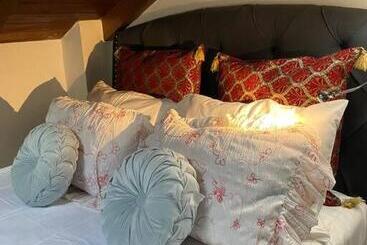 آپارتمان‌های توریست‌ها Beautiful Loft! Walk From The Beach!