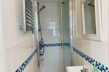 ツーリストアパートメント Light Airy Detached Annex 2 Min Walk Train Station