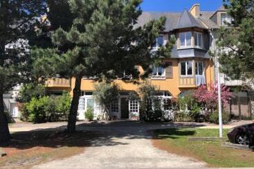 Appartements touristiques Sables D Or, Studio 31, équipé, à 300m De La Plage