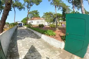 ツーリストアパートメント Sintra V4 House With Garden In Colares