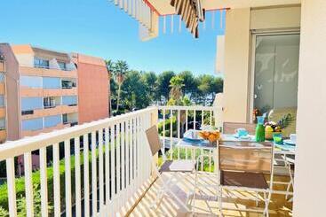 Turista apartmanok Très Bel Appartement Face Au Port Santa  Piscine