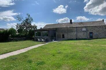Ferienwohnungen Charmante Maison Avec Cheminée, Grand Jardin Et Boxe Chevaux