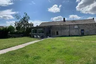 Turistihuoneistot Charmante Maison Avec Cheminée, Grand Jardin Et Boxe Chevaux