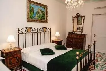 پانسیون Delfini Trevi House