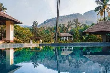 Resort Windermere River House