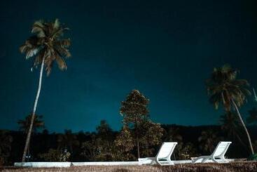 Resort Windermere River House