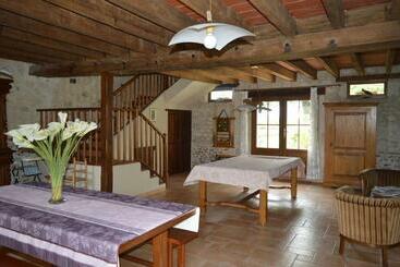 مبيت وإفطار La Severie