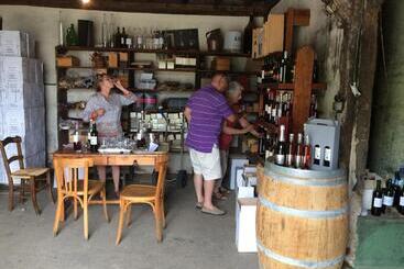 膳宿费 Maison Du Guit