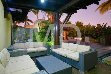 آپارتمان‌های توریست‌ها Villa Corallia, Tropical Villa